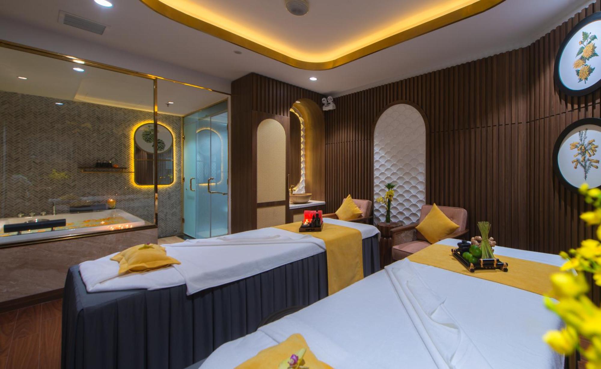 Grand Tourane Nha Trang Hotel Bagian luar foto
